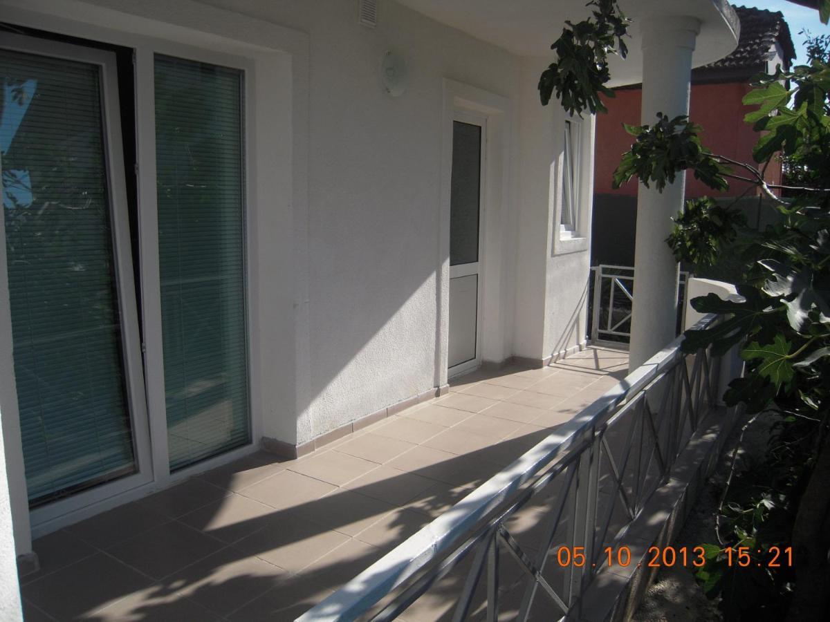 Lile Pestani Accommodation Δωμάτιο φωτογραφία