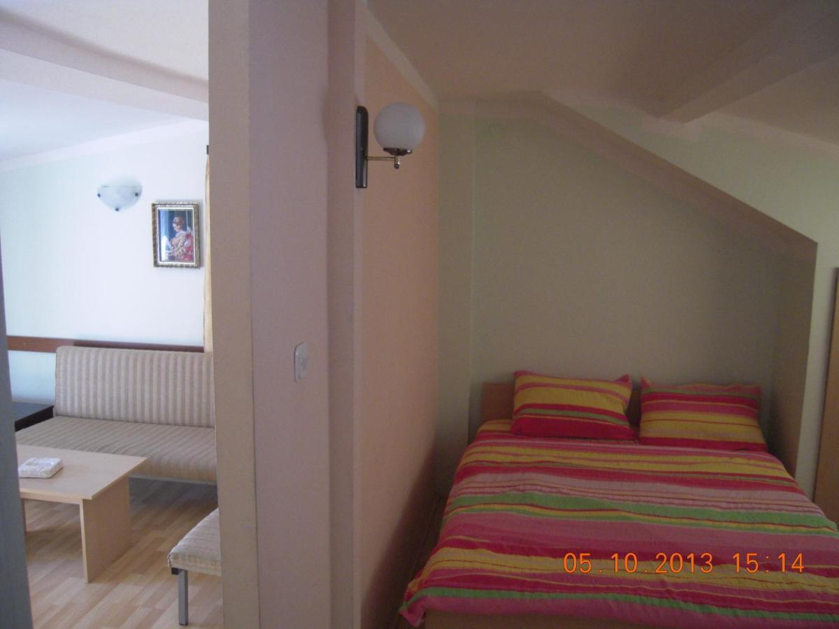 Lile Pestani Accommodation Δωμάτιο φωτογραφία